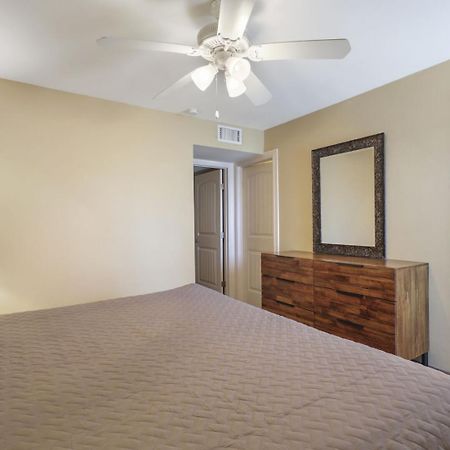 Ground Floor Beachfront Beauty! Steps To The Beach And Pool サウス・パドリー・アイランド 部屋 写真