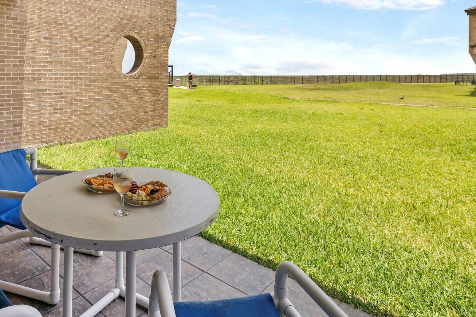 Ground Floor Beachfront Beauty! Steps To The Beach And Pool サウス・パドリー・アイランド 部屋 写真
